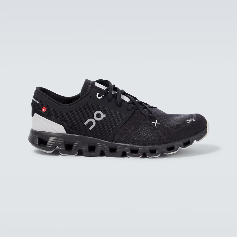 On clouds running sneaker men’s 9.5